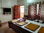 aabhal-maya-home-stay-bed-room_edited.jpg