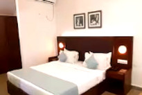 v-resorts-aranya-kashid-cottages-bed-room_edited.jpg