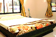 sea-view-resort-tarkarli-bed-room_edited.jpg