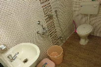 oceanic-resort-bath-room_edited.png