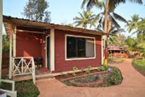 silversand-beach-resort-cottage-entrance_edited.jpg