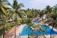 ashish-mahatre-varsoli-beach-resort-swimming-pool_edited.jpg