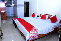 ghansar-lodge-bed-room_edited.jpg