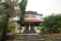 rehcruz-entrance_edited.jpg