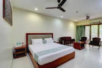 hotel-amazinn-villa-bed-room_edited.jpg