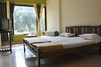 ya-niwant-beach-resort-bed-room_edited.jpg
