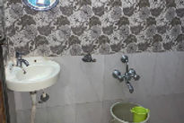 anand-niwas-ladghar-bath-room_edited.jpg
