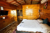 kaas-woods-resort-bed-room_edited.jpg