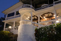 sea-esta-resort-front-view2_edited.jpg