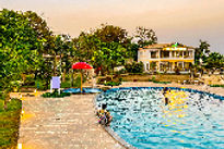 seemas-resort-neral-front-view_edited.jpg