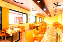 sea-view-resort-tarkarli-restaurant_edited.jpg