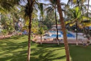 coconut-ivy-resort-and-spa-swimming-pool_edited.jpg