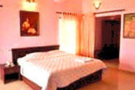 shree-holiday-homes-bed-room_edited.jpg