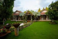 hotel-ratna-palace-freen-surrounding_edited.jpg