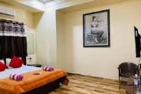 hotel-silka-inn-bed-room_edited.jpg