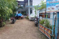 hotel-road-way-inn-entrance_edited.jpg
