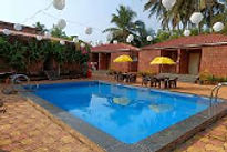 the-monkey-retreat-swimming-pool_edited.jpg