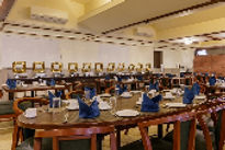 valley-view-beacon-resort-mahabaleshwar-restaurant_edited.jpg