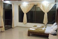 whistling-palms-beach-resort-bed-room_edited.jpg