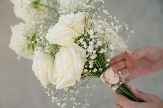 modern white and green wedding florals 