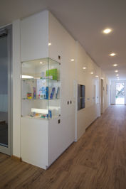 Individuelle Einrichtung für Arztpraxen und Therapieräume gefertigt in Pforzheim