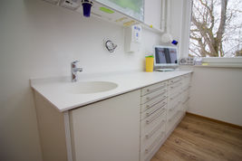 Maßgeschneiderte Sonderanfertigung aus Holz für besondere Raumlösungen in Pforzheim