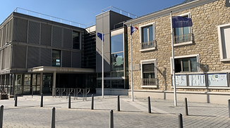 Mairie des Mureaux.png