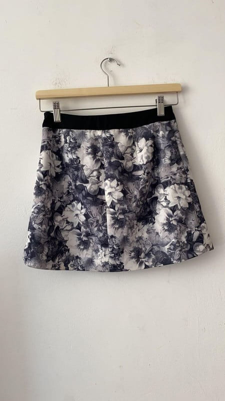 תמונה ממוזערת: חצאית ZARA