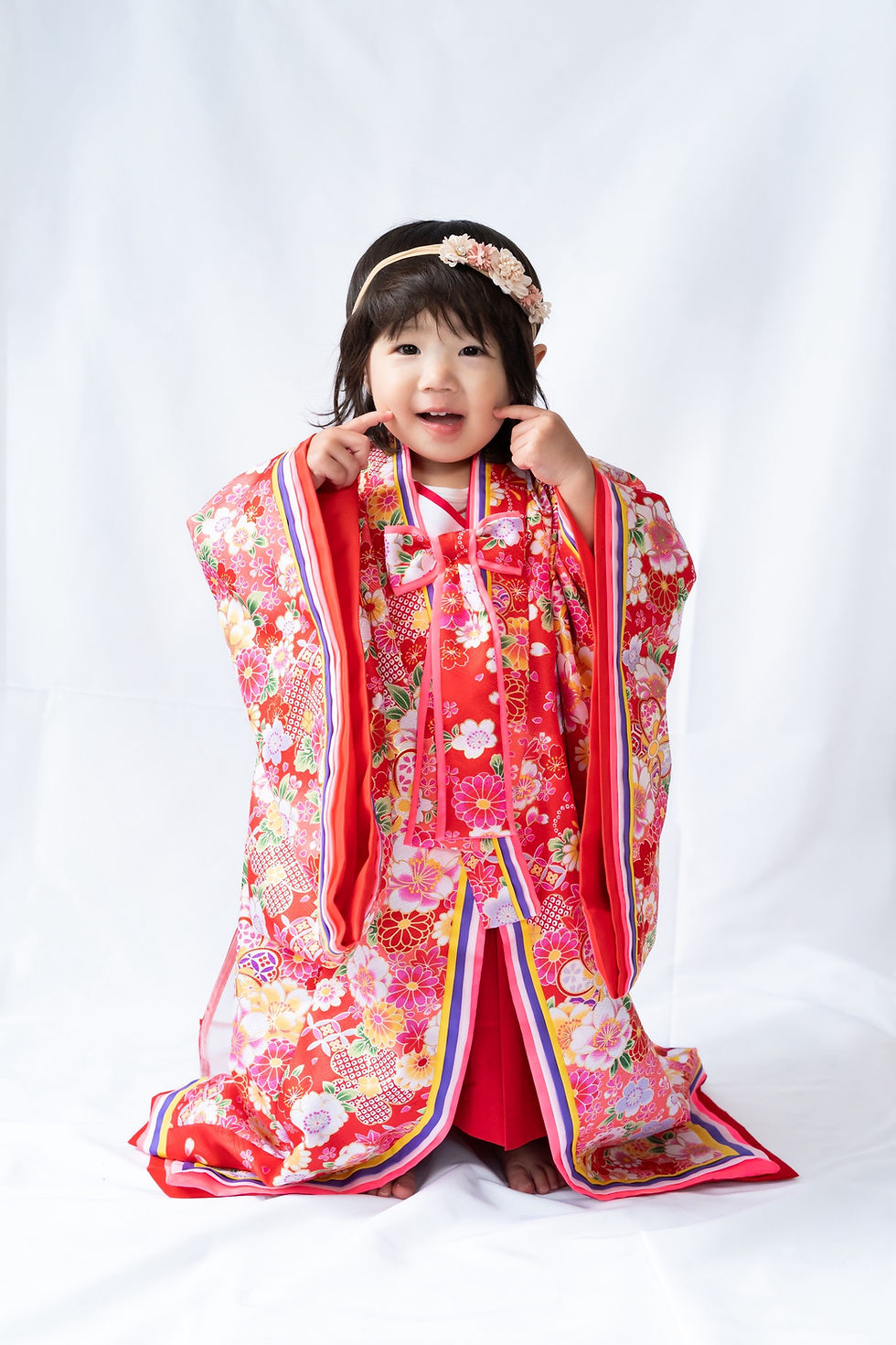 ・1〜2歳向けサイズ
・軽くて着せやすい仕様
・重ね着風デザイン
・華やかな和柄プリント
・写真映えする明るい配色
・動いても安心
・自宅で簡単着付け
・初節句・誕生日におすすめ