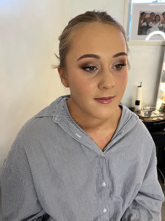 Full glam makeup look for evening event in Southland