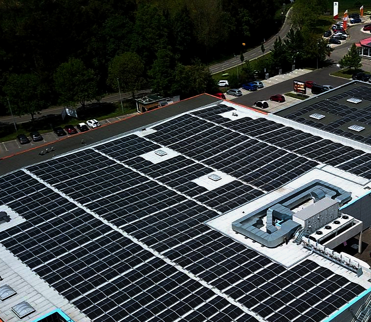 Solaranlage auf Industriehalle