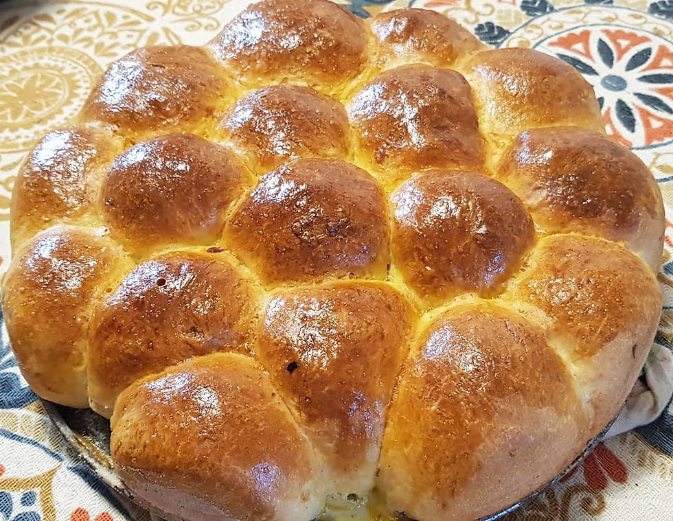 pane ripieno di pancetta e formaggio filante