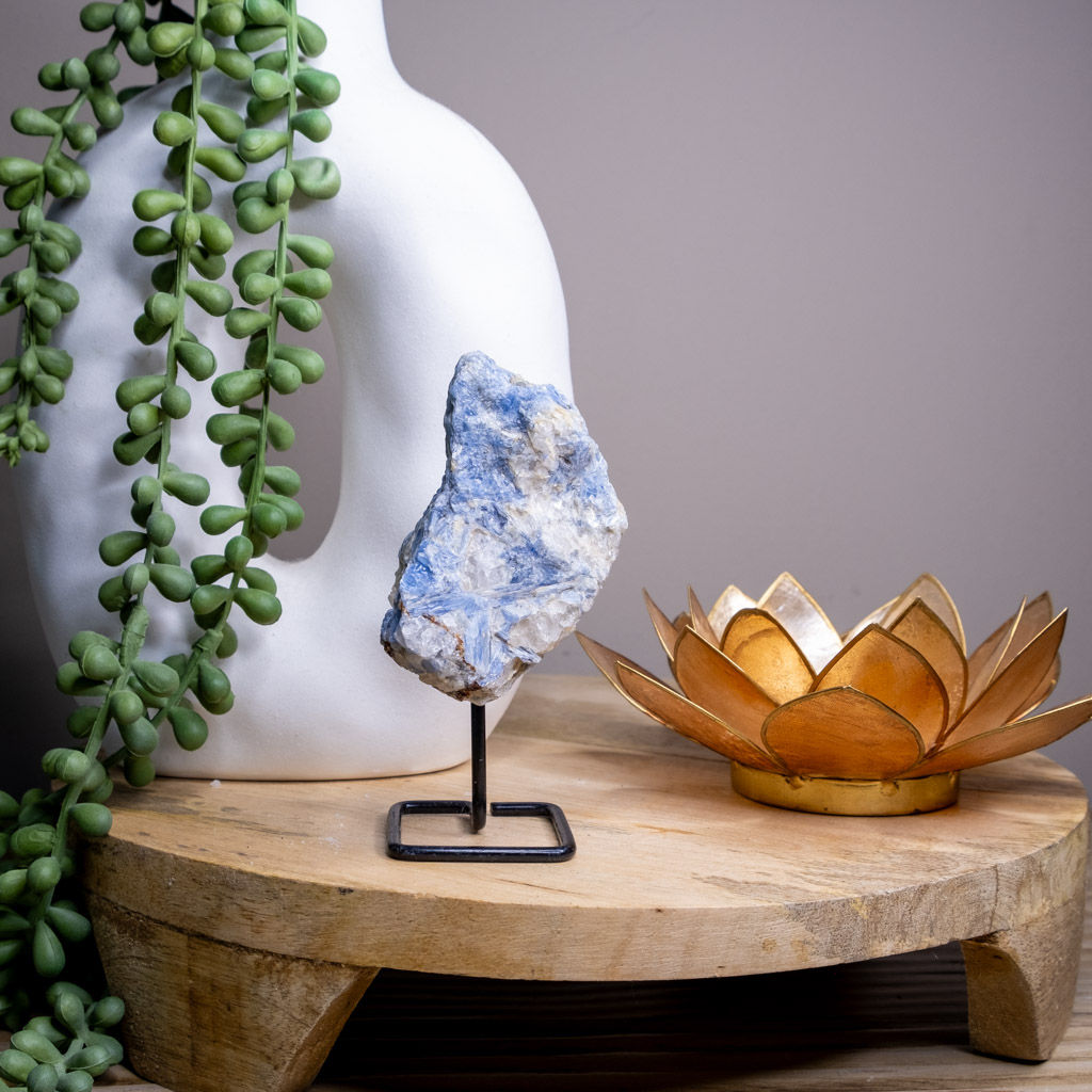 Kyaniet op standaard