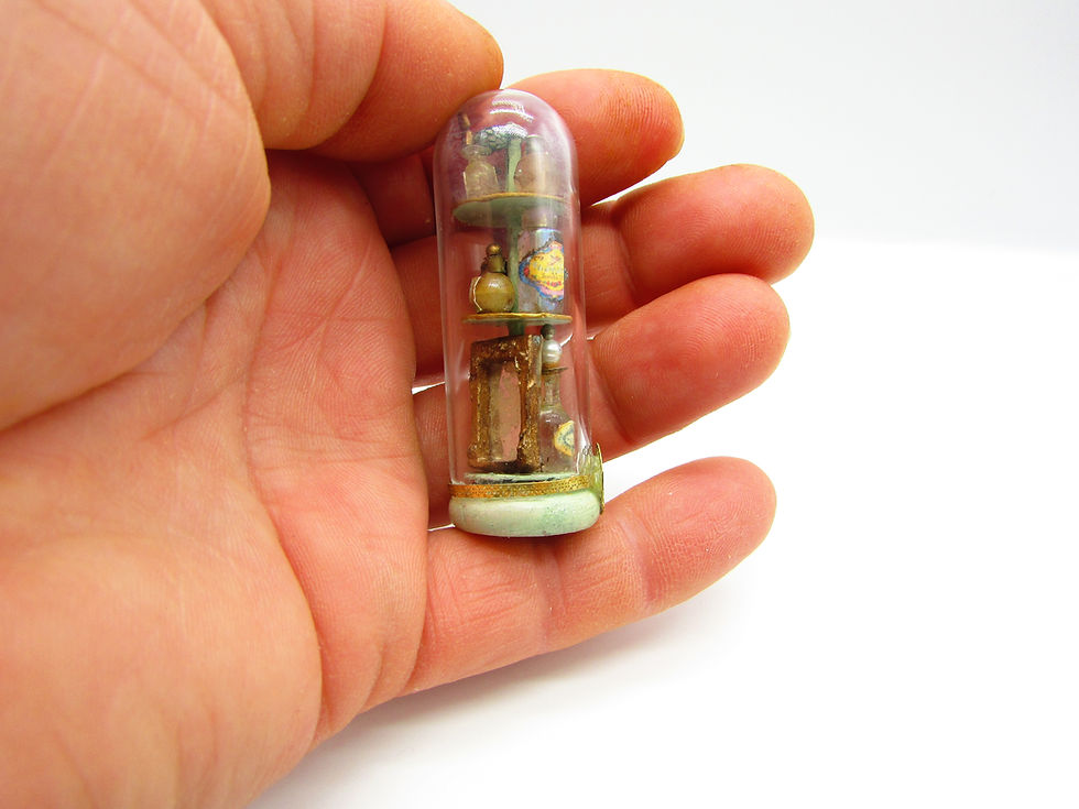 Miniaturbild: Vanity Vitrine.