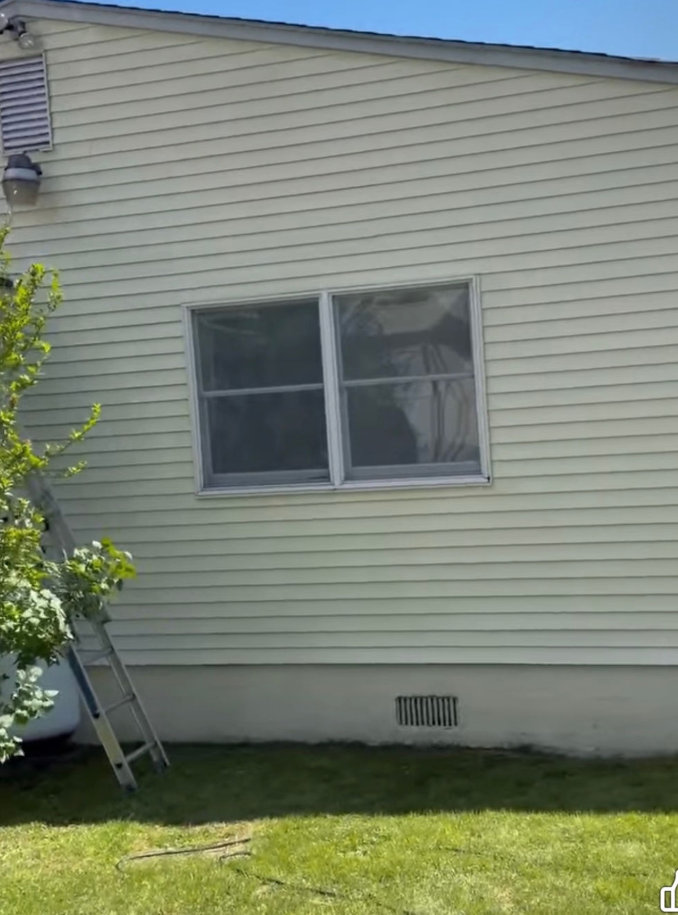 Fast Track Property Cleaning Services washing house siding
