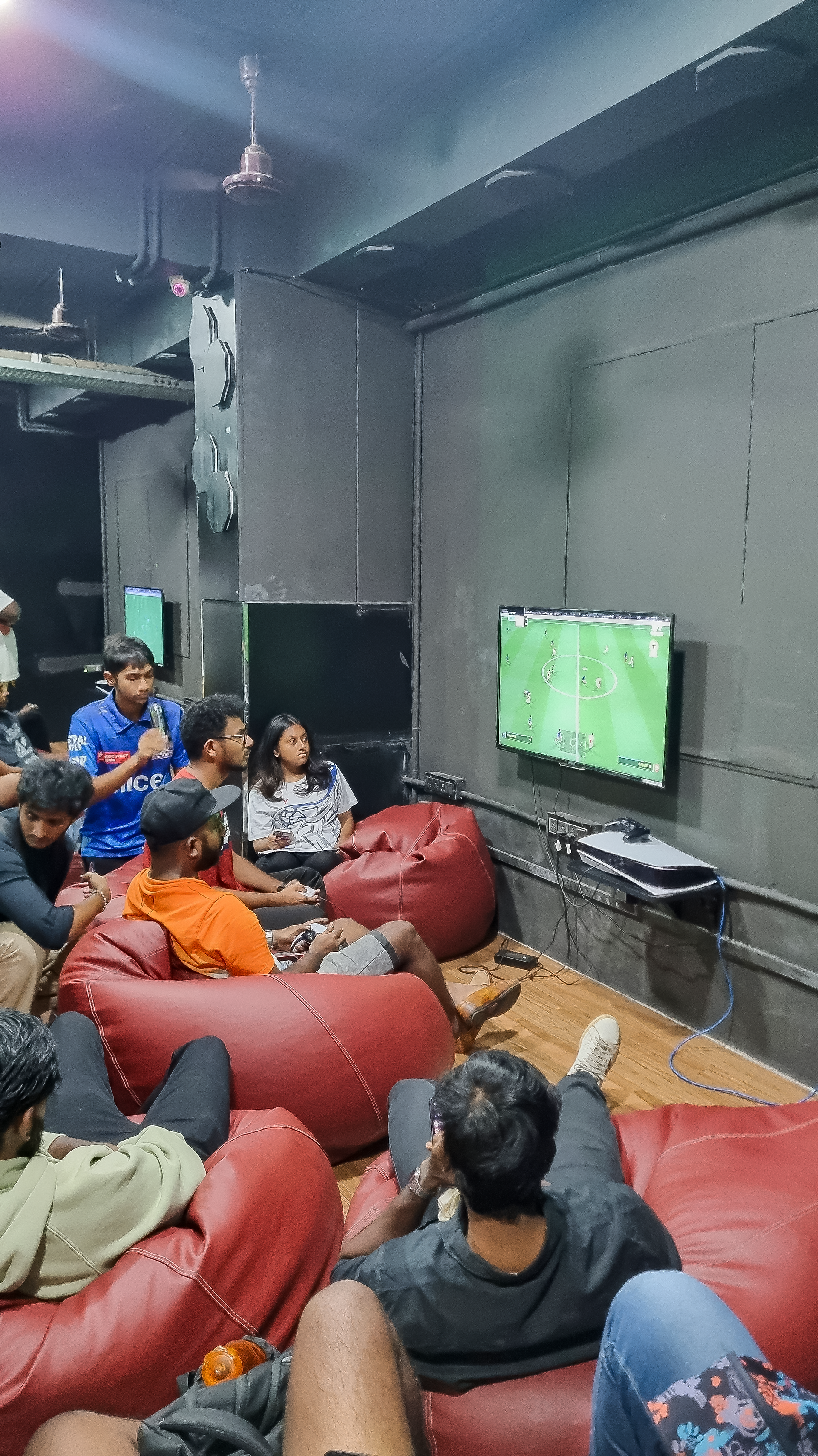 Atmosphere at the qualifiers