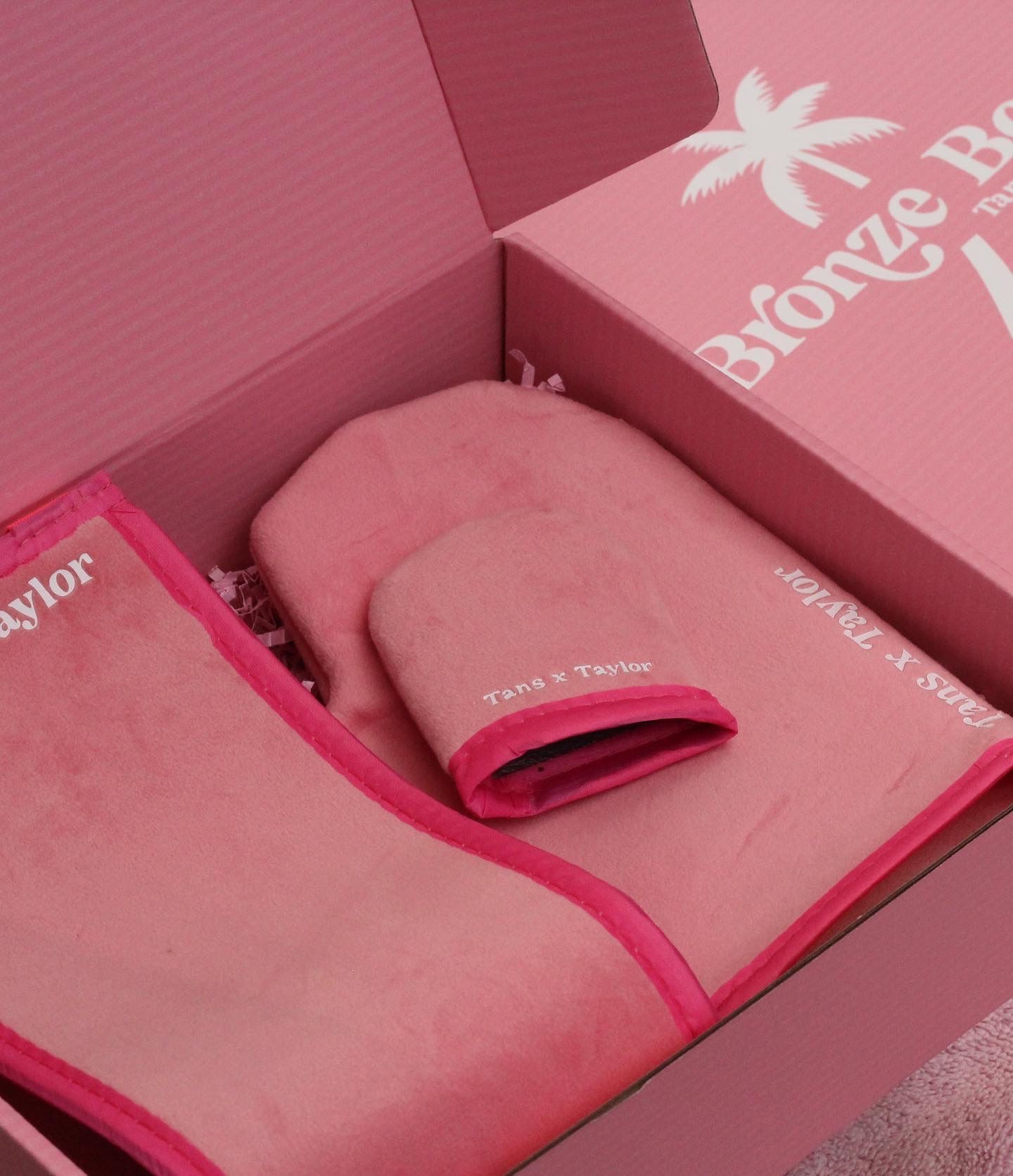 Tans x Tay Tanning Mitts