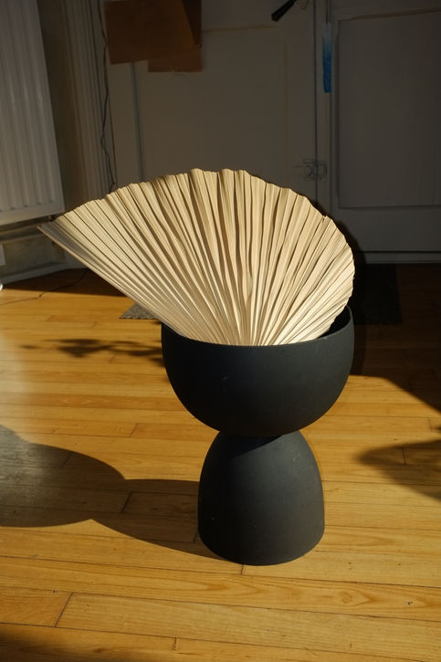 Pot de fleur en métal noir forme yoyo
marque : Madam Stoltz