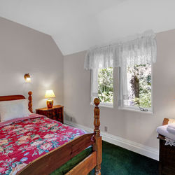 Room 4 (Private): Single Bed