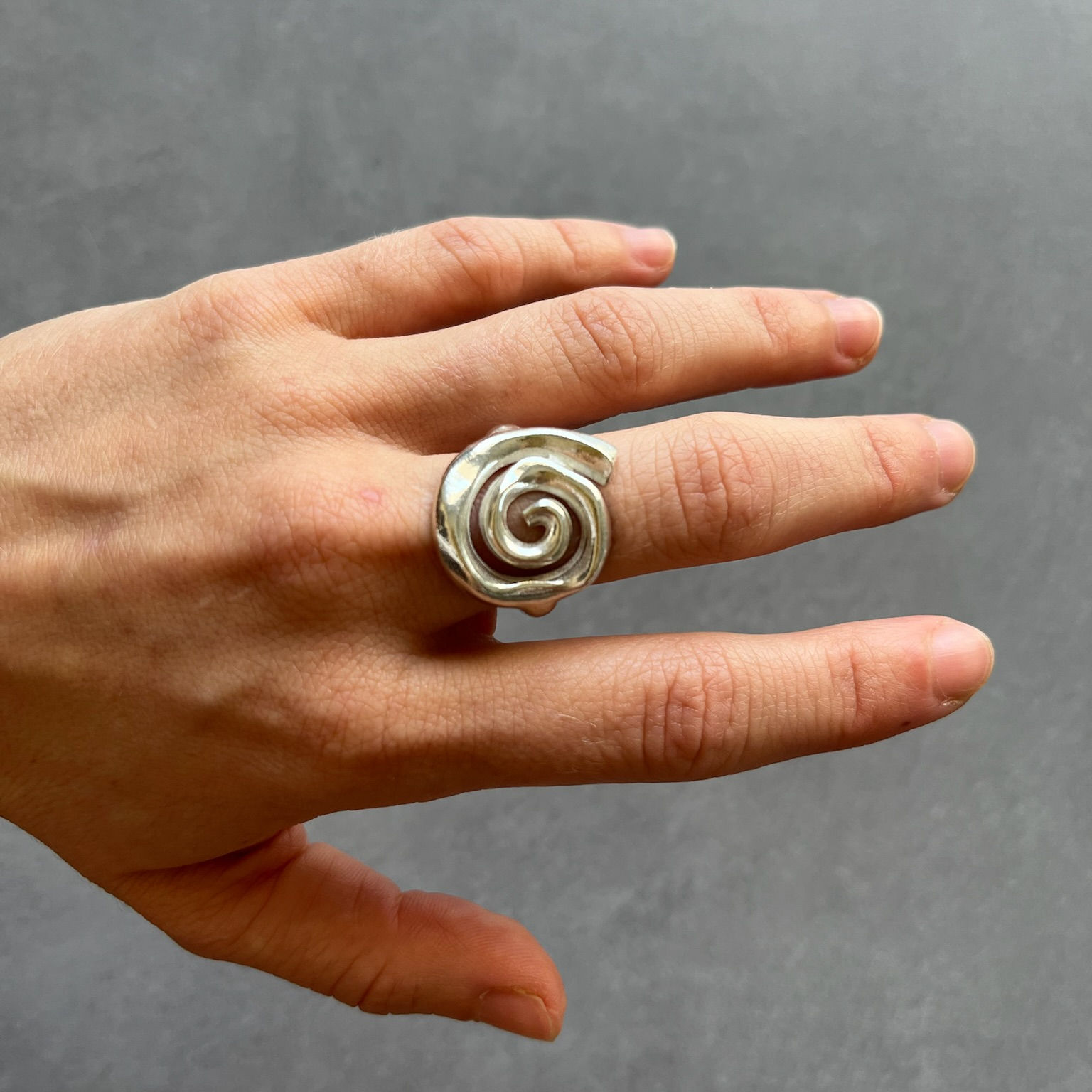 Spiral ring