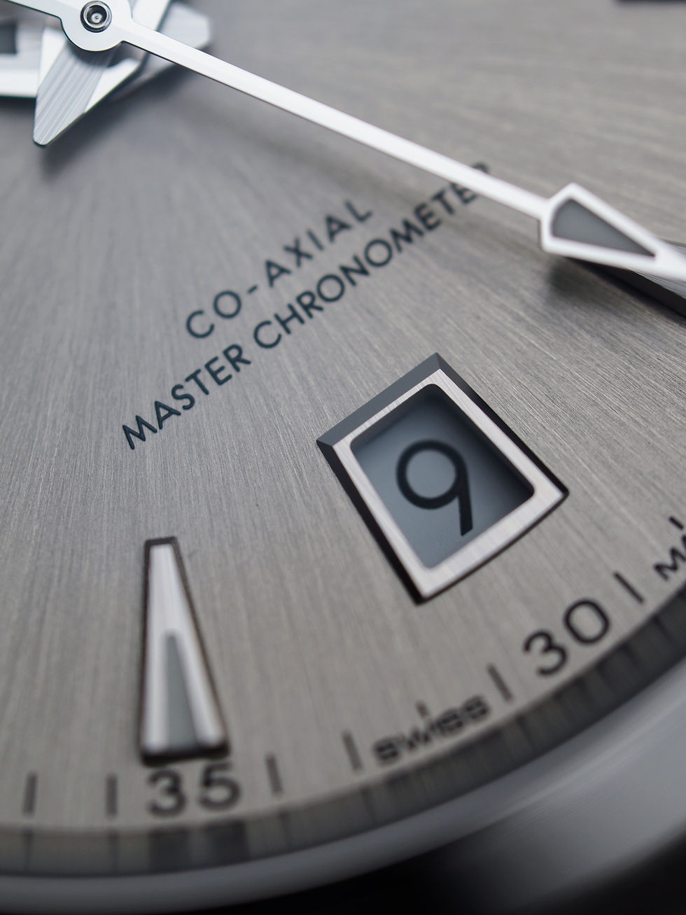 Miniaturbild: Omega Seamaster Aqua Terra Shades  | Full Set | ref. 220.10.38.20 from 2025