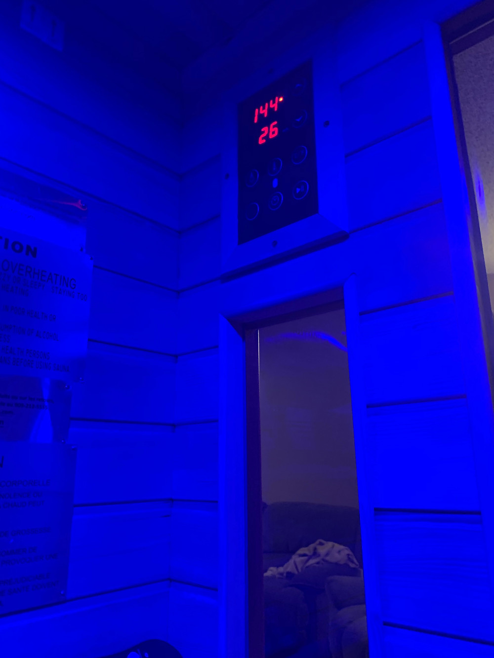 DYNAMIC SAUNAS AMZ-DYN-6106-01 Barcelona 1-2 Person Far Infrared Sauna - temperature