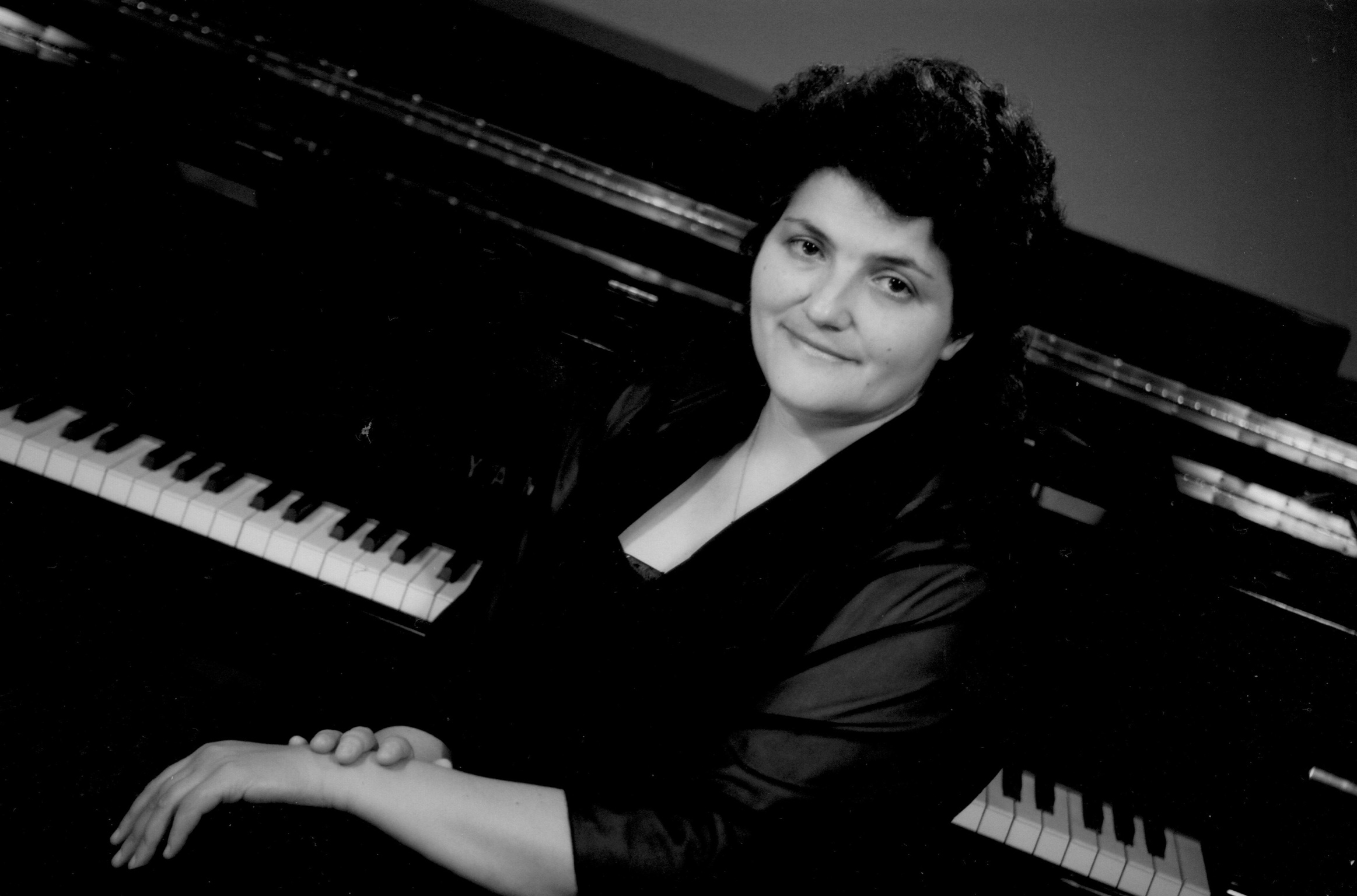 Yulia Lev - Piano