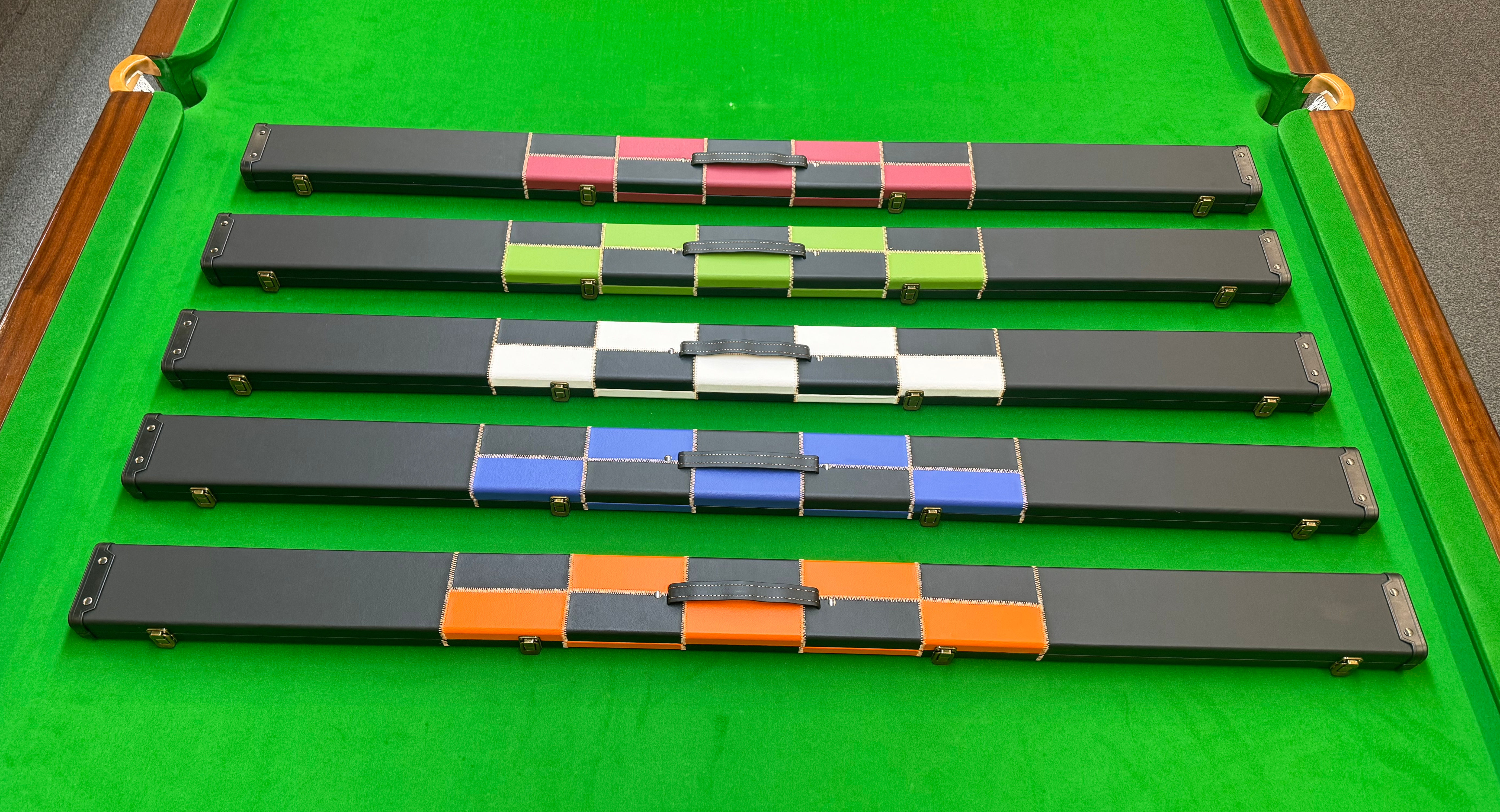 One Piece 3 Slot Chequered Design fits 3 x 59” Cues