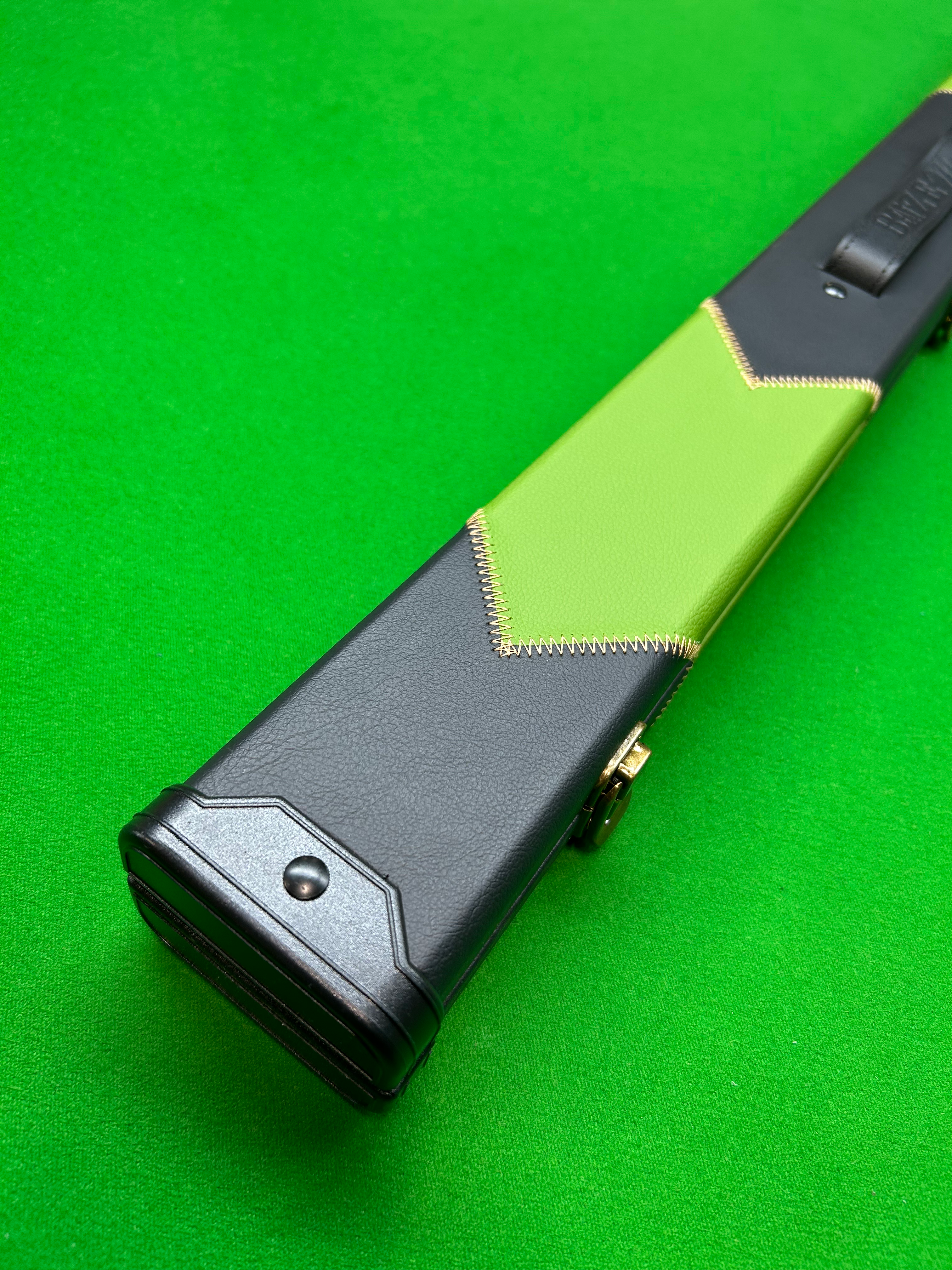 Baize Master 2 Piece 2 Slot Green Arrow Case