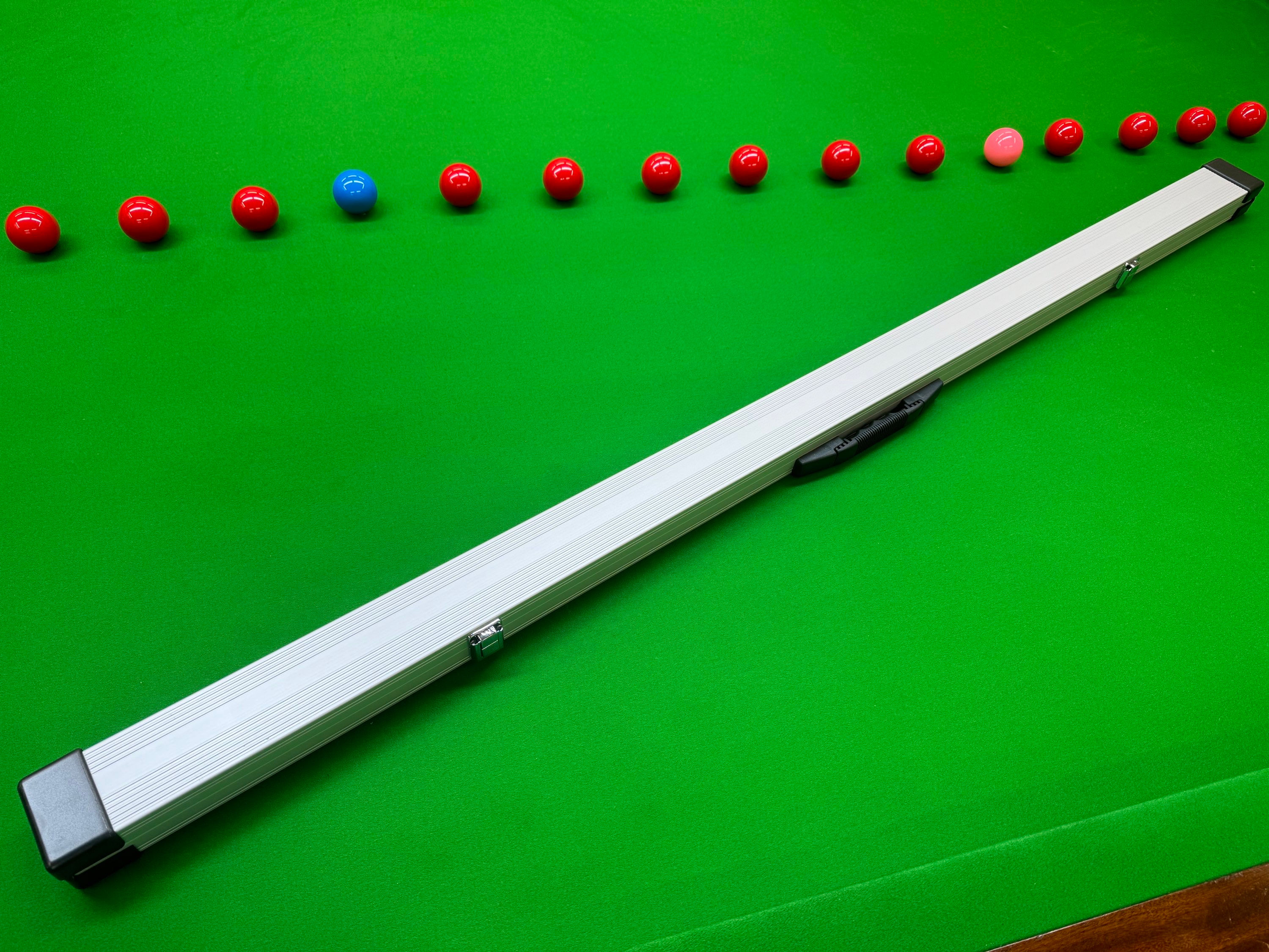 One Piece 2 Slot Aluminium Cue Case fits 59” Cues available Black Silver Blue