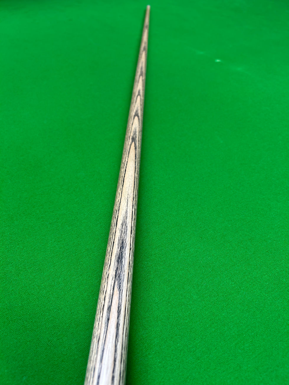 Thumbnail: Pong Classic No925 9.6mm, 17.6oz, 58.25" One Piece Ash Snooker Cue