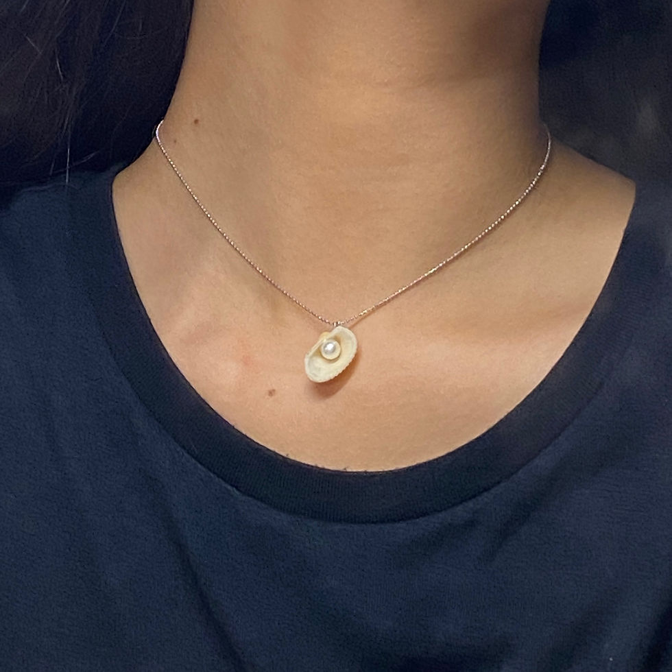 Thumbnail: Shell Pearl Necklace