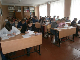 13 жовтня учні школи виконували завдання І (шкільного) етапу Всеукраїнських предметних олімпіад з фі