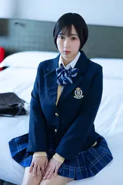 好意を寄せていた担任教師に連れられた先のホテルで、ぐちゃぐちゃに種付け輪●された女子生徒。 糸井瑠花